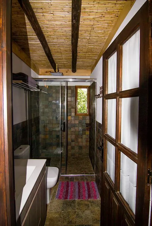 Casa Con Encanto El Castano Castano de Robledo Country house